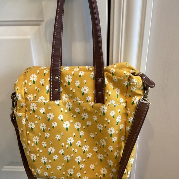 Maika  Commuter Tote plus free matching travel pouch - Picture 2 of 11